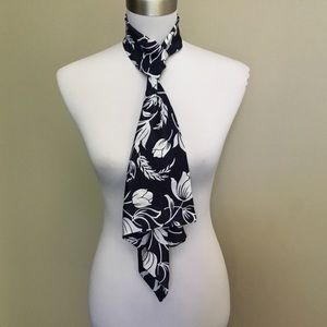 3/$15 Vintage 80s navy/white floral scarf neck square